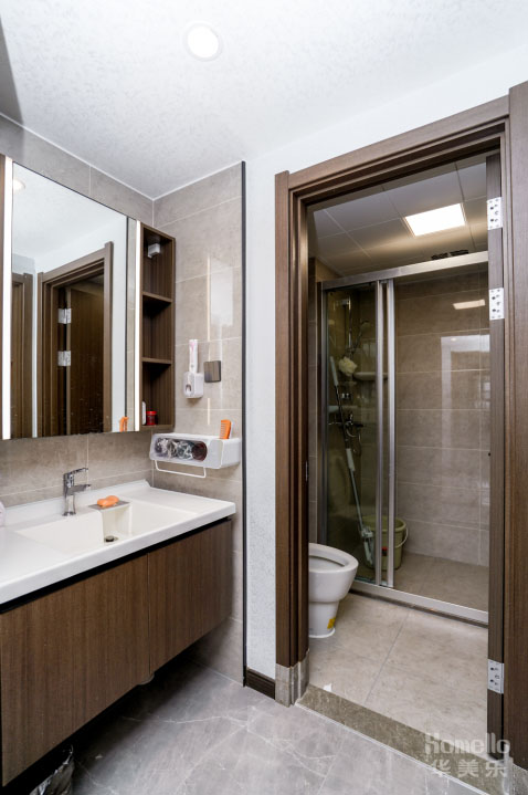 95㎡三居，客餐廳之間打造工作區(qū)，將生活與工作和諧結(jié)合